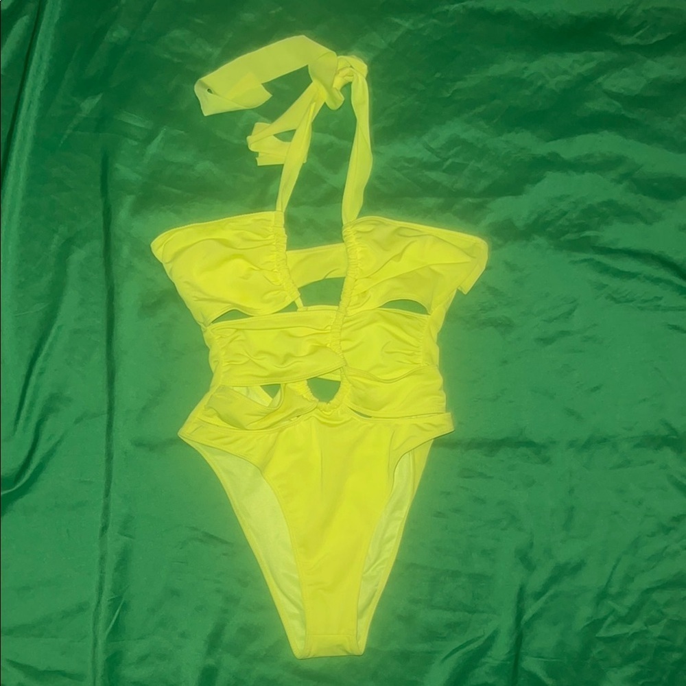 Icon Swim Yellow One Piece Swimsuit size Medium
